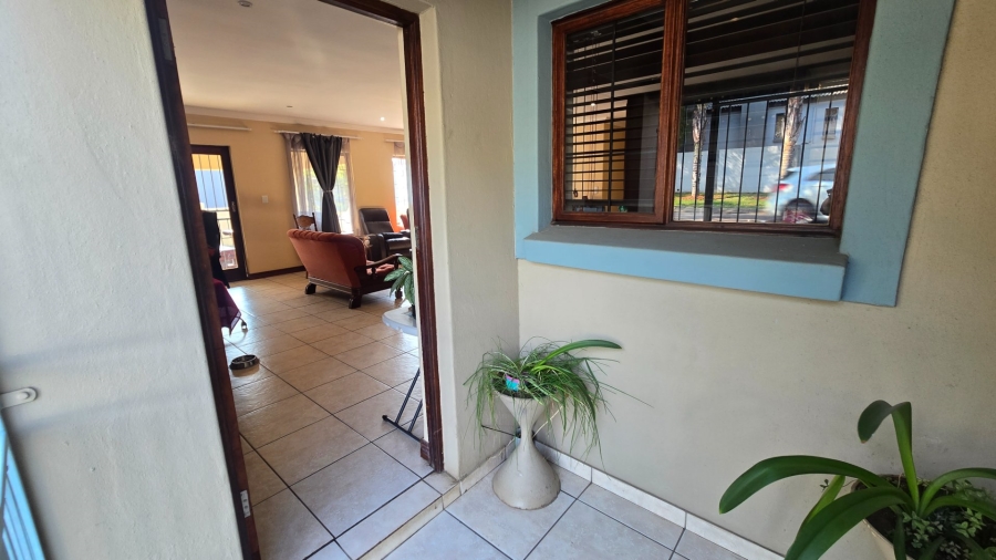 3 Bedroom Property for Sale in Thatchfield Glen Gauteng
