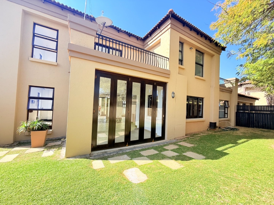 5 Bedroom Property for Sale in Blue Valley Golf Estate Gauteng