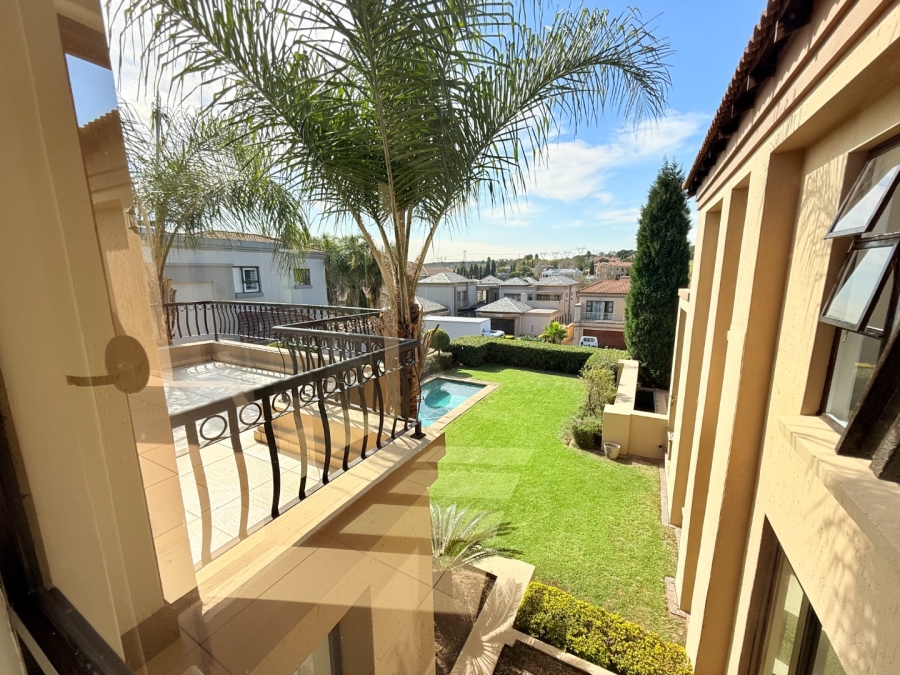 5 Bedroom Property for Sale in Blue Valley Golf Estate Gauteng