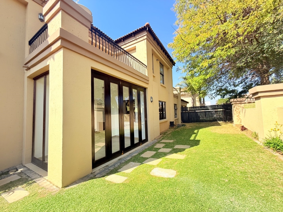 5 Bedroom Property for Sale in Blue Valley Golf Estate Gauteng