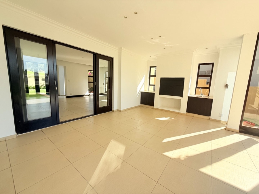 5 Bedroom Property for Sale in Blue Valley Golf Estate Gauteng