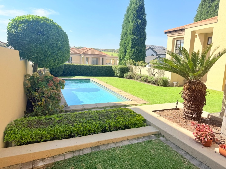 5 Bedroom Property for Sale in Blue Valley Golf Estate Gauteng