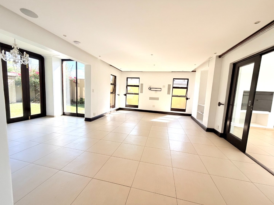 5 Bedroom Property for Sale in Blue Valley Golf Estate Gauteng