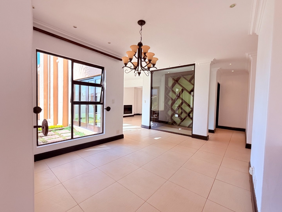 5 Bedroom Property for Sale in Blue Valley Golf Estate Gauteng