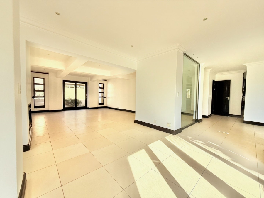 5 Bedroom Property for Sale in Blue Valley Golf Estate Gauteng