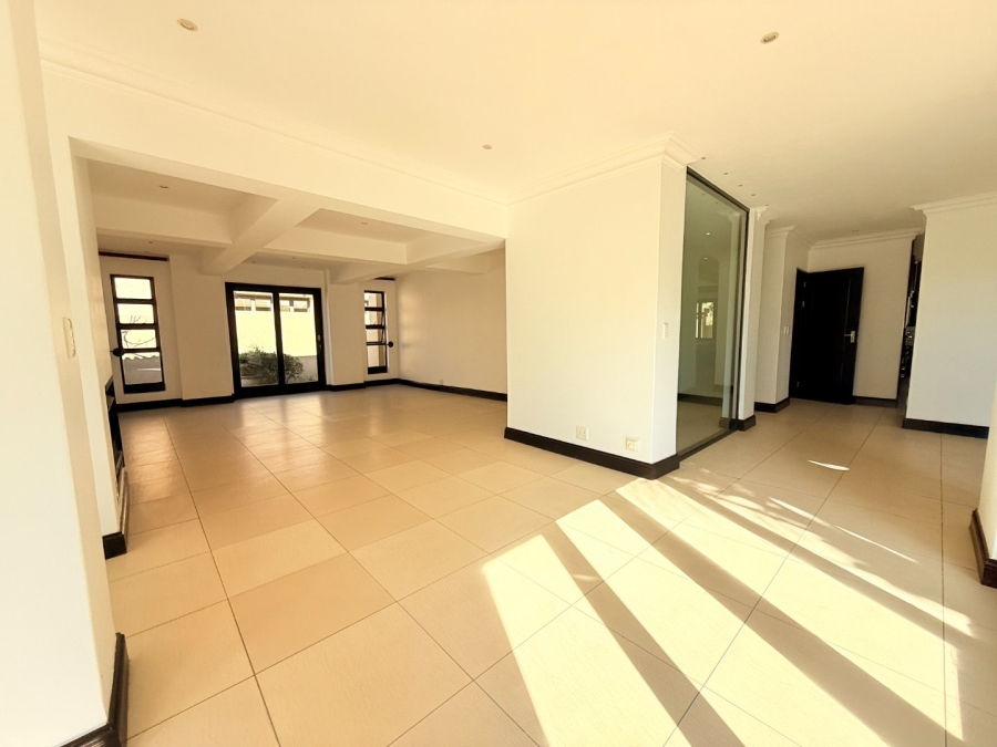 5 Bedroom Property for Sale in Blue Valley Golf Estate Gauteng