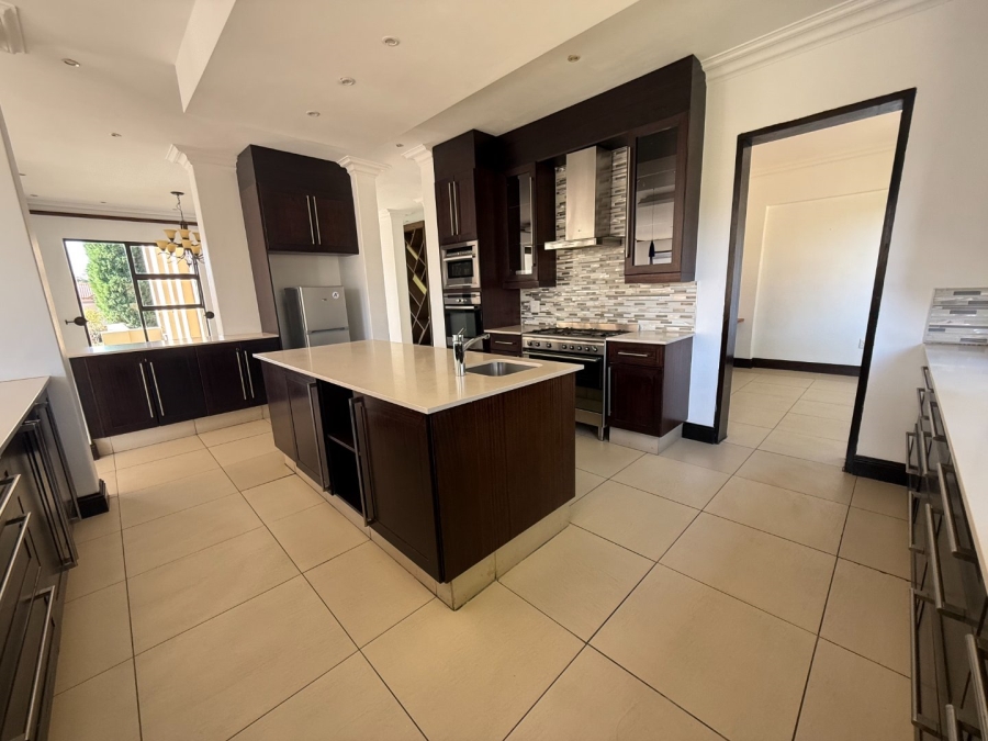 5 Bedroom Property for Sale in Blue Valley Golf Estate Gauteng