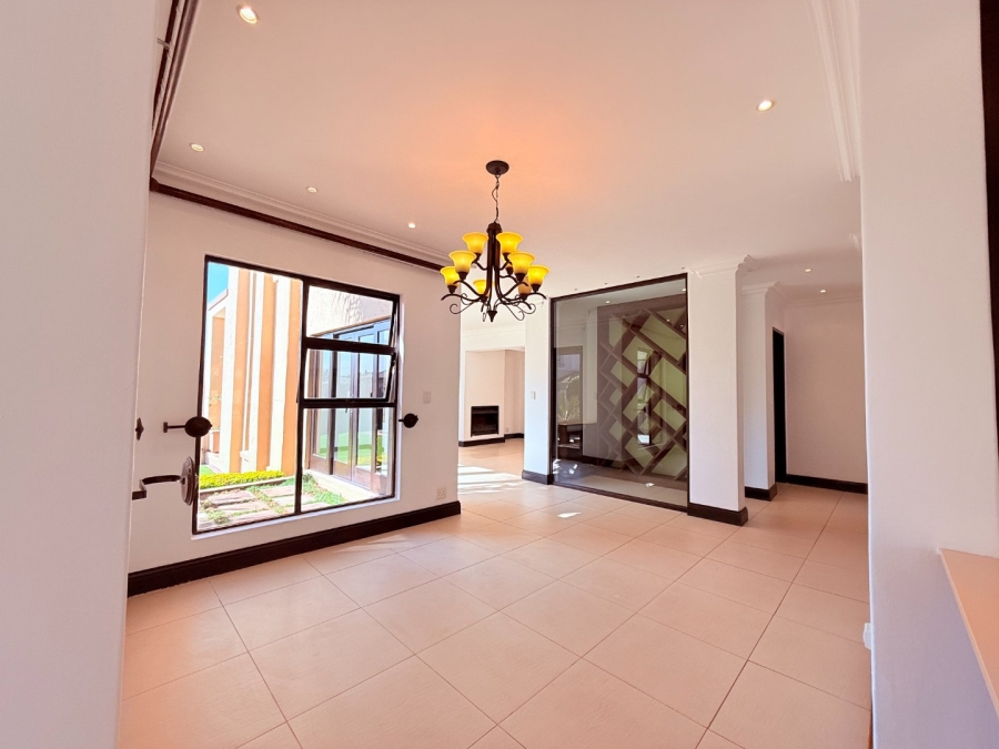 5 Bedroom Property for Sale in Blue Valley Golf Estate Gauteng