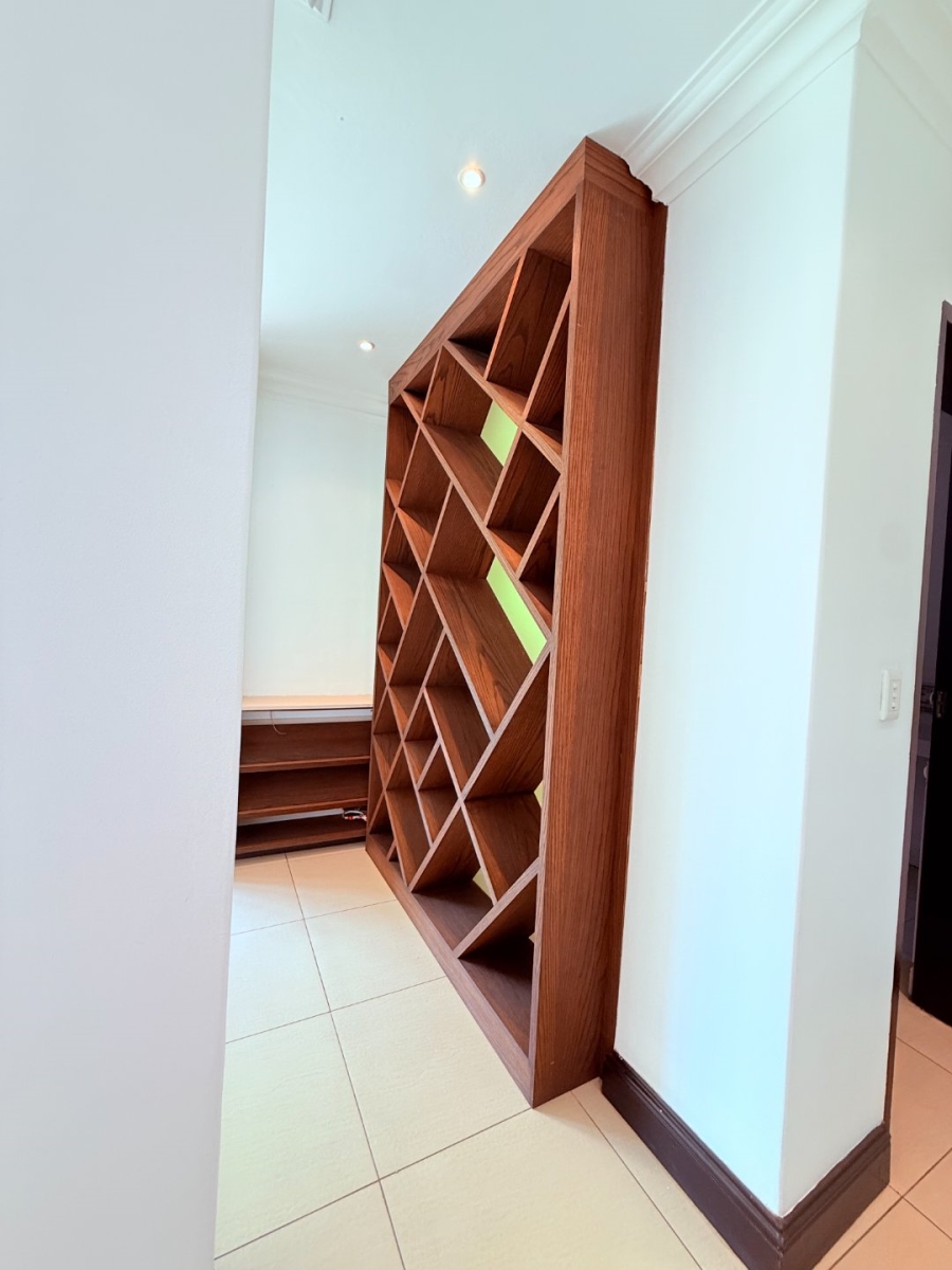 5 Bedroom Property for Sale in Blue Valley Golf Estate Gauteng