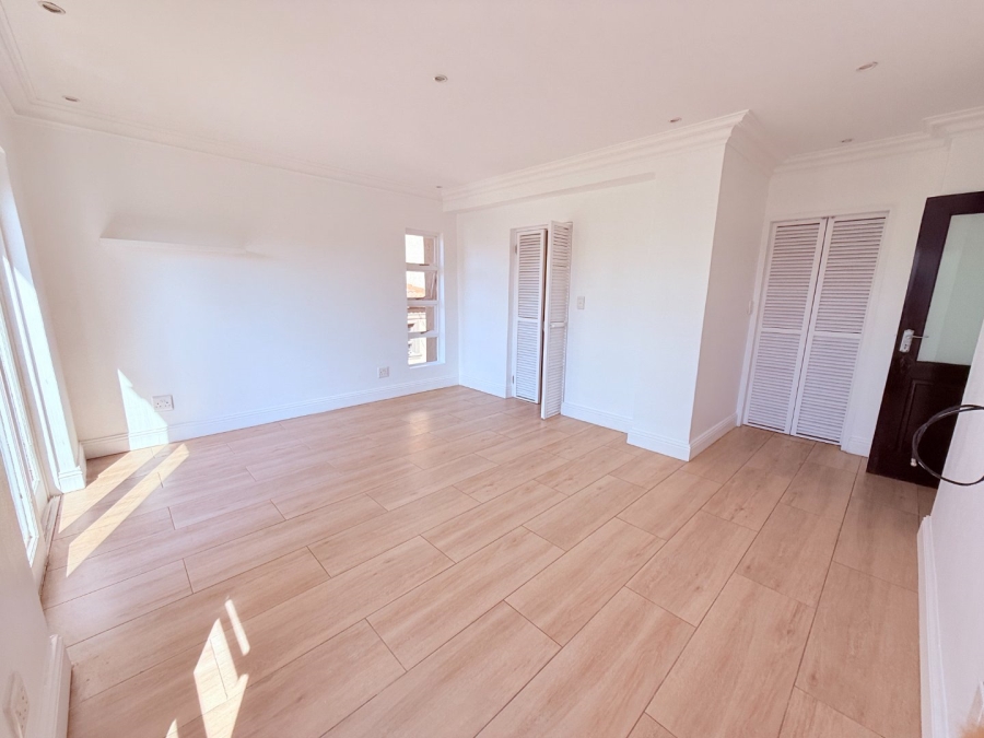 5 Bedroom Property for Sale in Blue Valley Golf Estate Gauteng