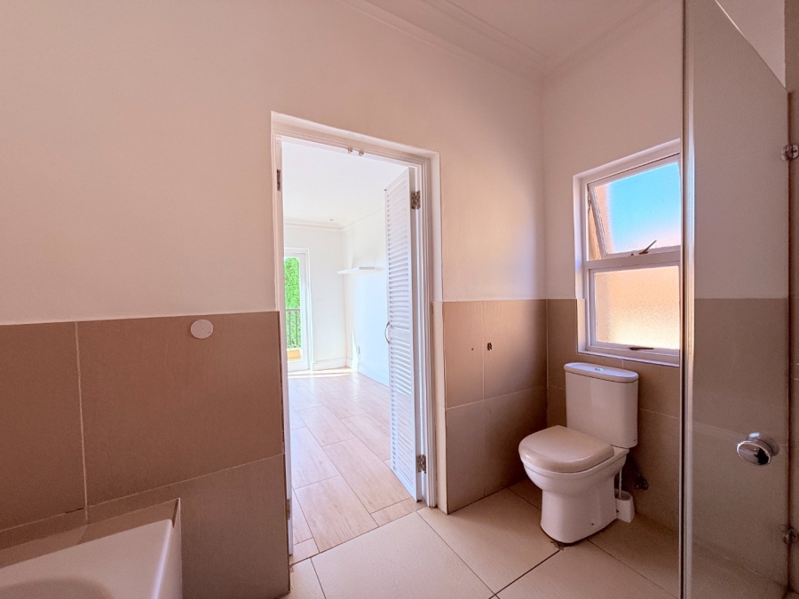 5 Bedroom Property for Sale in Blue Valley Golf Estate Gauteng