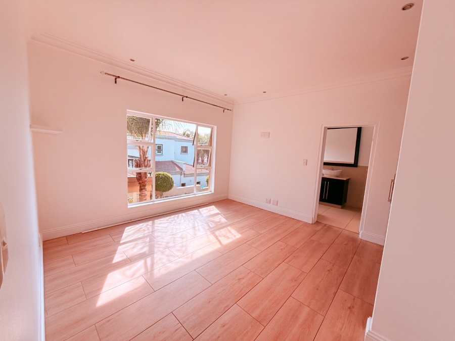 5 Bedroom Property for Sale in Blue Valley Golf Estate Gauteng