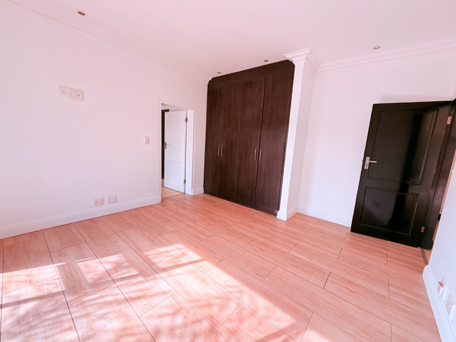 5 Bedroom Property for Sale in Blue Valley Golf Estate Gauteng