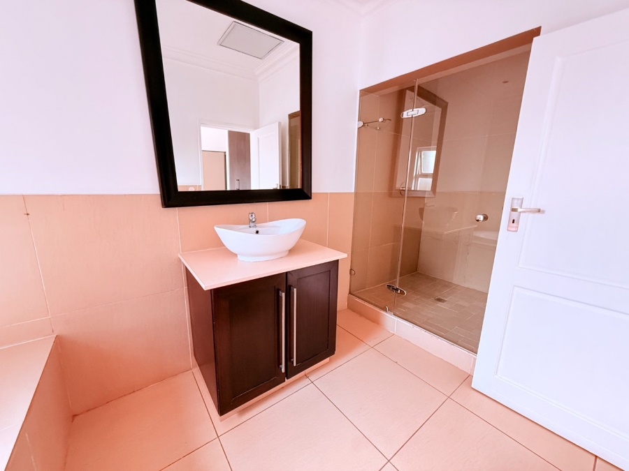 5 Bedroom Property for Sale in Blue Valley Golf Estate Gauteng