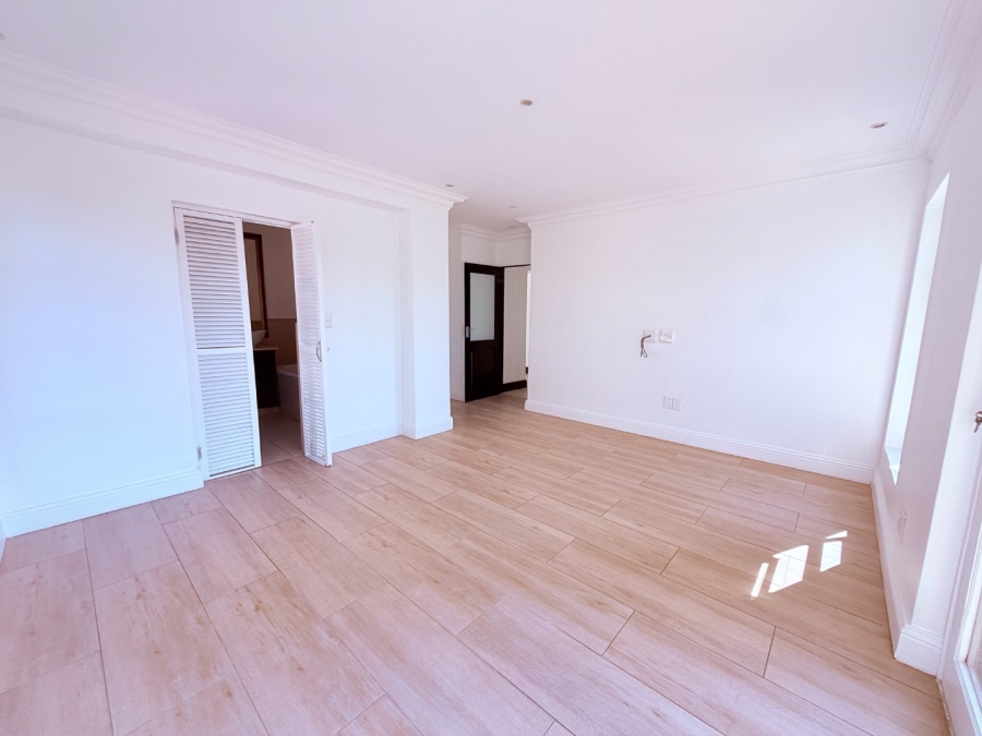 5 Bedroom Property for Sale in Blue Valley Golf Estate Gauteng