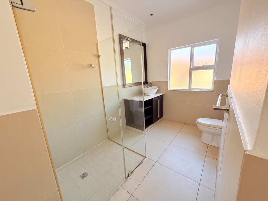 5 Bedroom Property for Sale in Blue Valley Golf Estate Gauteng