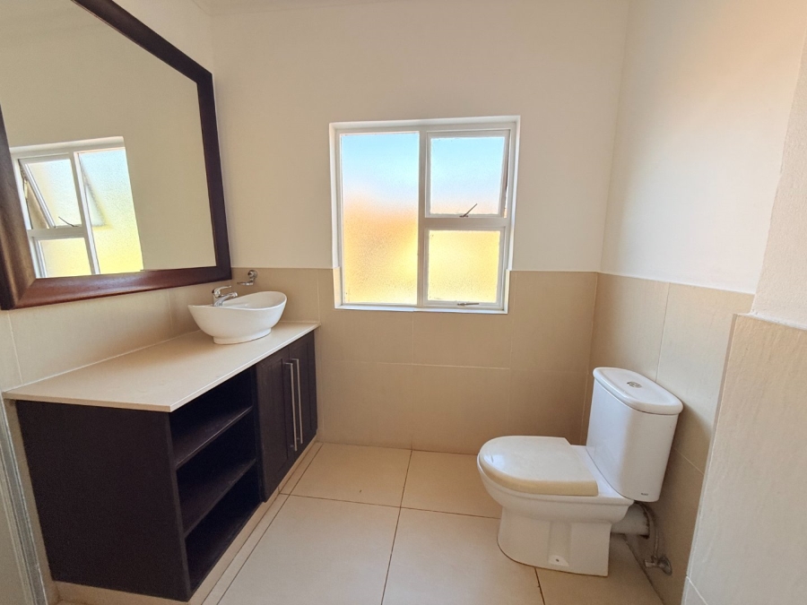5 Bedroom Property for Sale in Blue Valley Golf Estate Gauteng