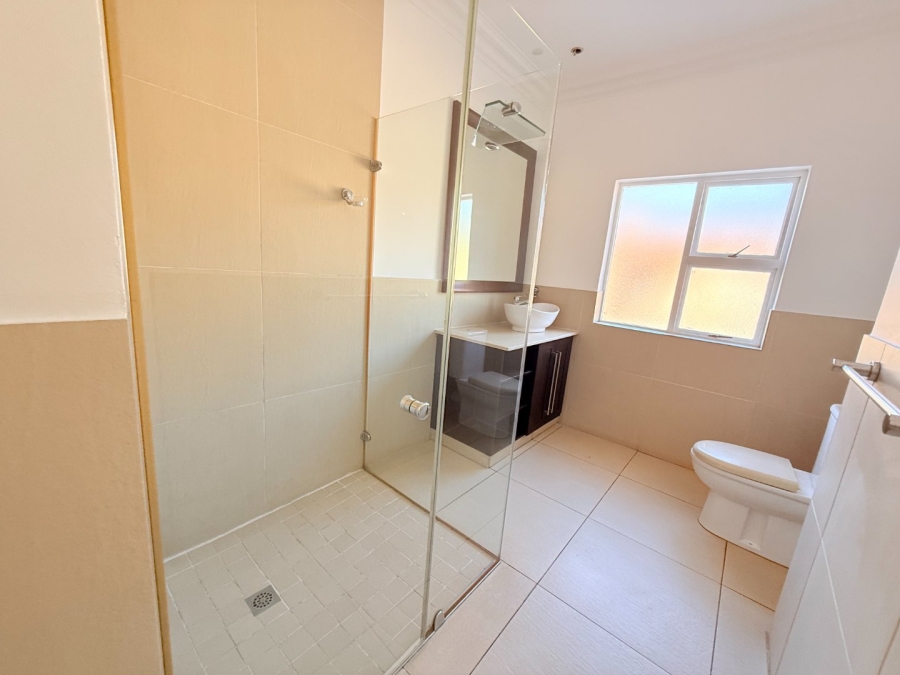 5 Bedroom Property for Sale in Blue Valley Golf Estate Gauteng