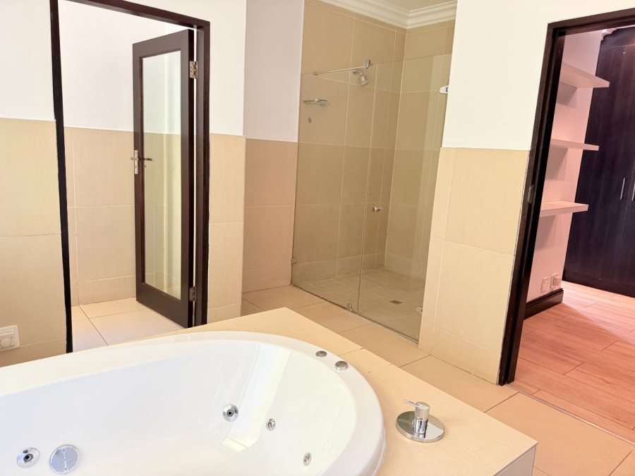 5 Bedroom Property for Sale in Blue Valley Golf Estate Gauteng
