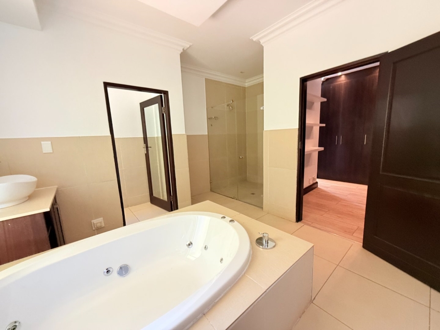 5 Bedroom Property for Sale in Blue Valley Golf Estate Gauteng