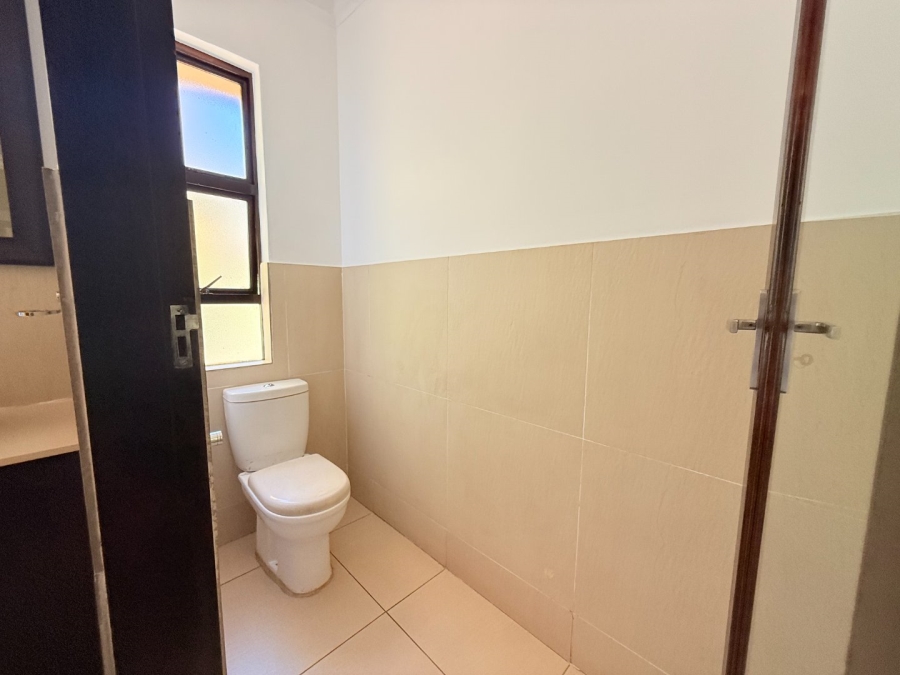 5 Bedroom Property for Sale in Blue Valley Golf Estate Gauteng