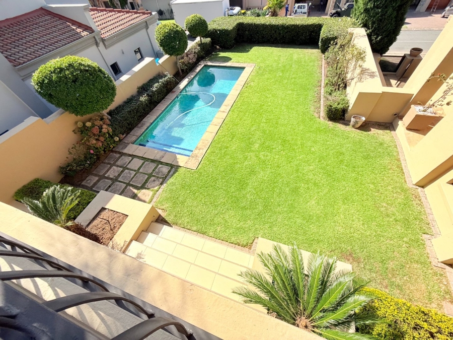 5 Bedroom Property for Sale in Blue Valley Golf Estate Gauteng