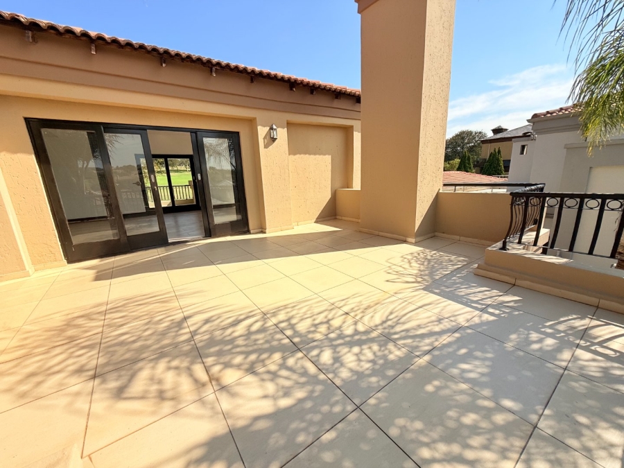 5 Bedroom Property for Sale in Blue Valley Golf Estate Gauteng