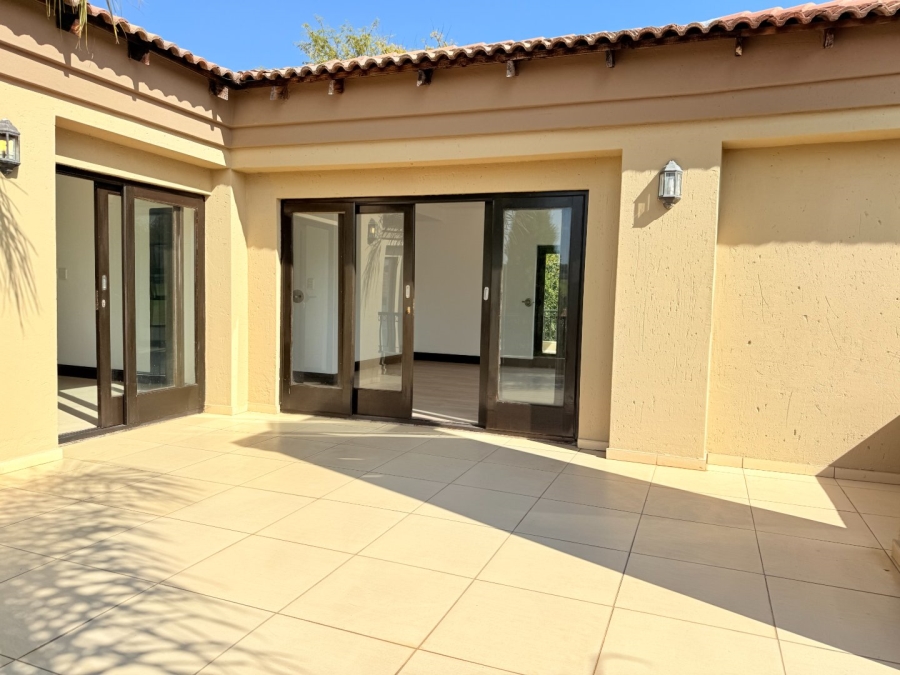5 Bedroom Property for Sale in Blue Valley Golf Estate Gauteng