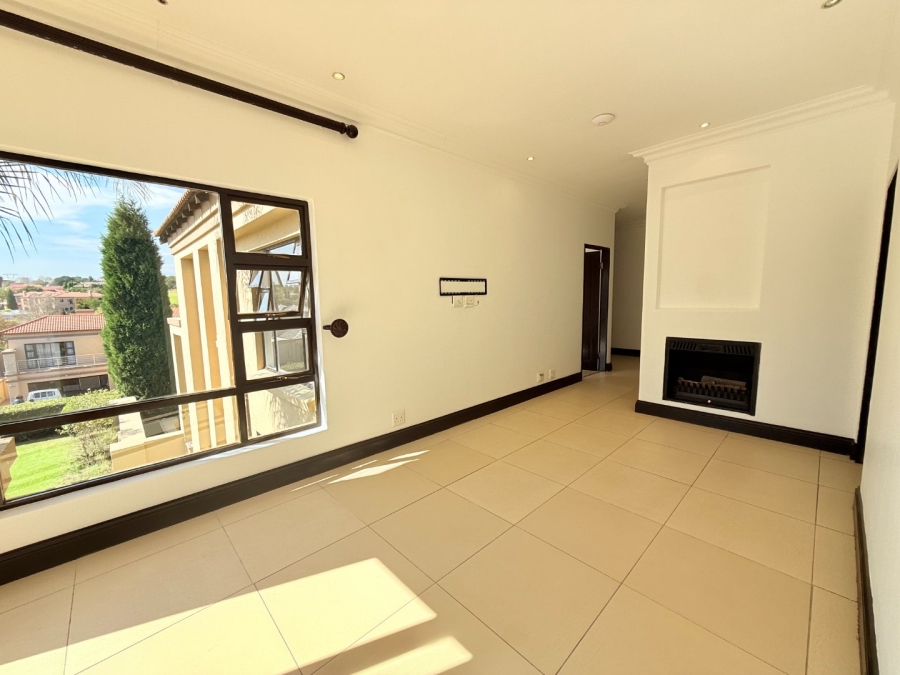 5 Bedroom Property for Sale in Blue Valley Golf Estate Gauteng