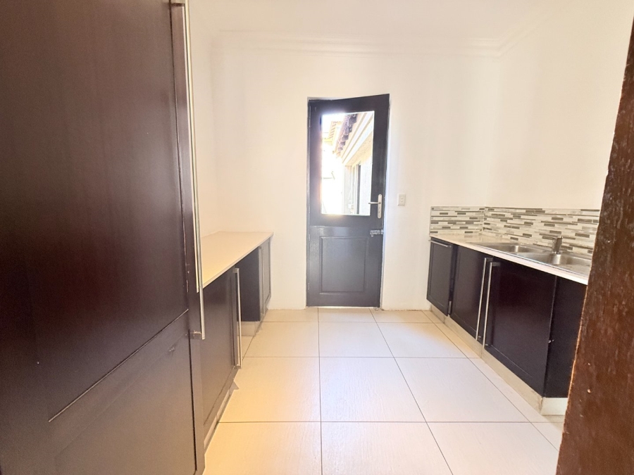 5 Bedroom Property for Sale in Blue Valley Golf Estate Gauteng