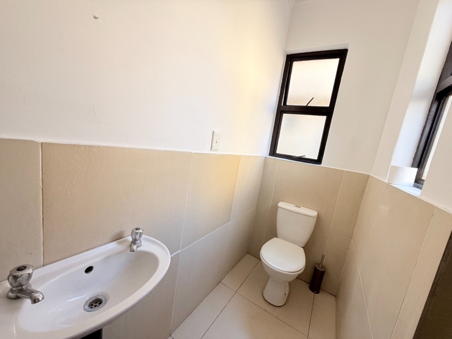 5 Bedroom Property for Sale in Blue Valley Golf Estate Gauteng