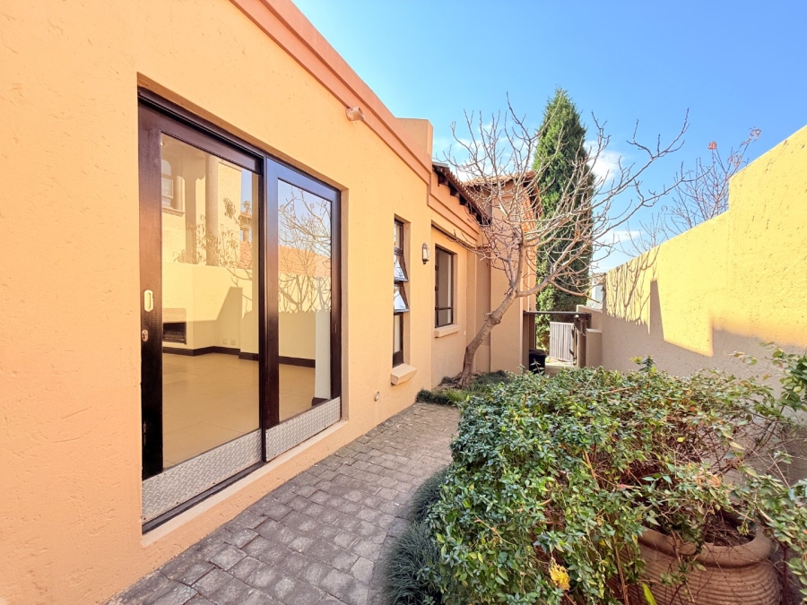 5 Bedroom Property for Sale in Blue Valley Golf Estate Gauteng