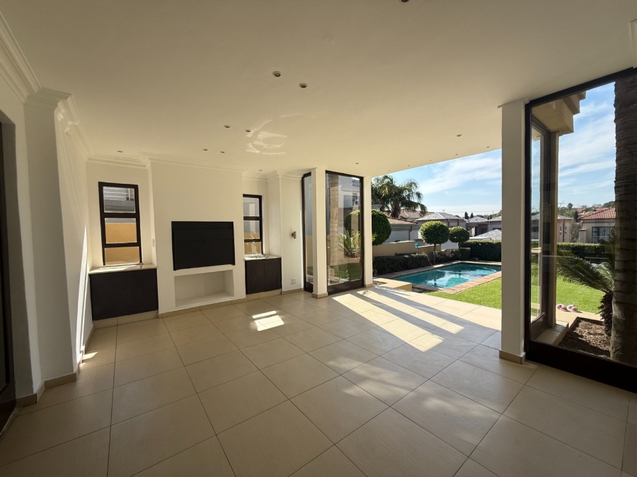 5 Bedroom Property for Sale in Blue Valley Golf Estate Gauteng