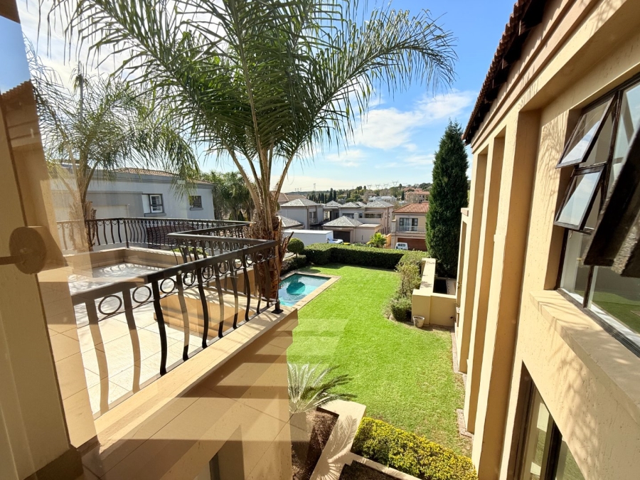 5 Bedroom Property for Sale in Blue Valley Golf Estate Gauteng