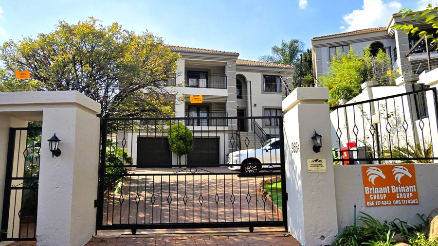 5 Bedroom Property for Sale in Faerie Glen Gauteng