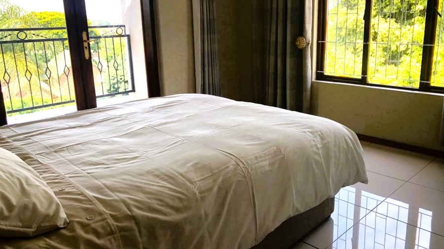 5 Bedroom Property for Sale in Faerie Glen Gauteng