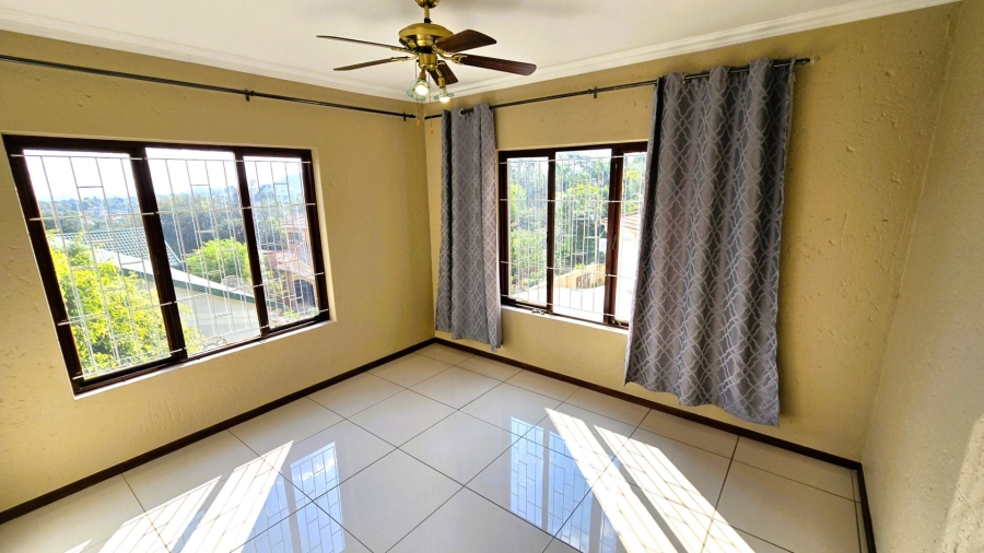 5 Bedroom Property for Sale in Faerie Glen Gauteng