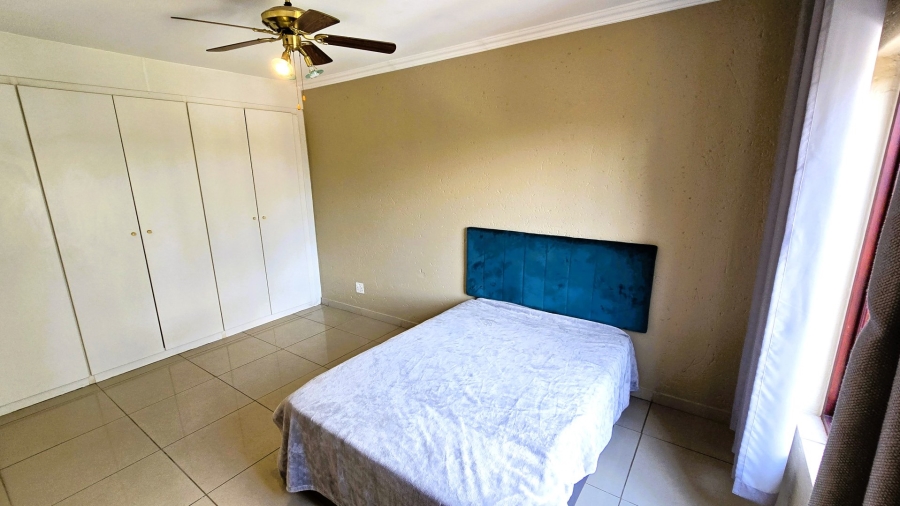 5 Bedroom Property for Sale in Faerie Glen Gauteng