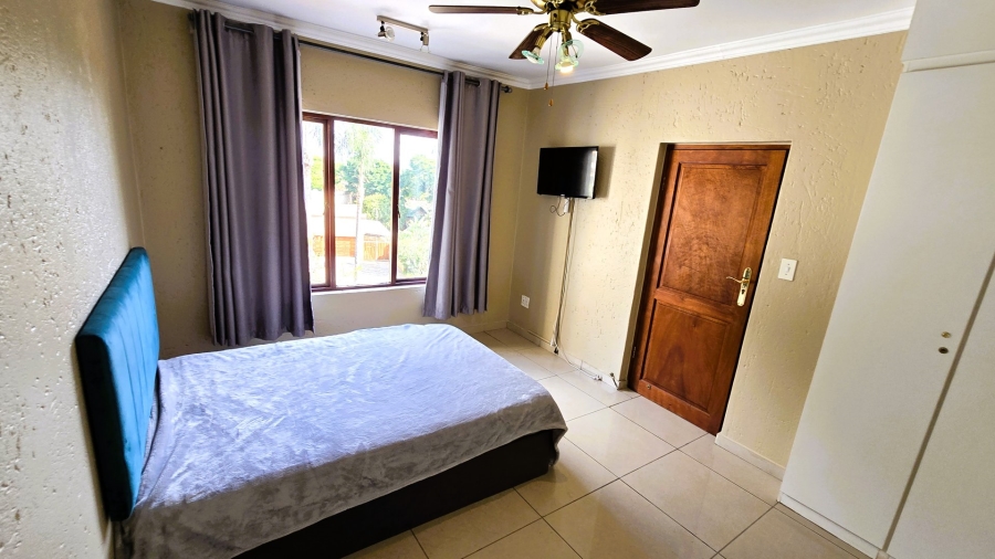5 Bedroom Property for Sale in Faerie Glen Gauteng