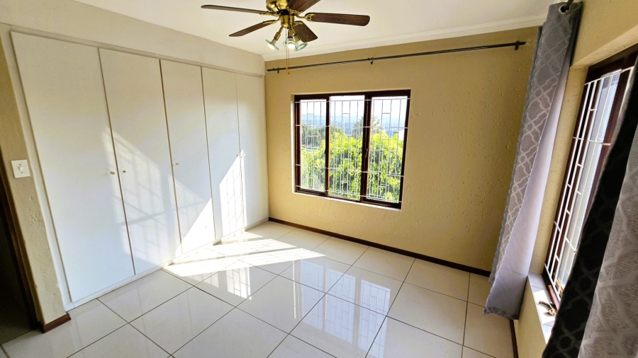 5 Bedroom Property for Sale in Faerie Glen Gauteng