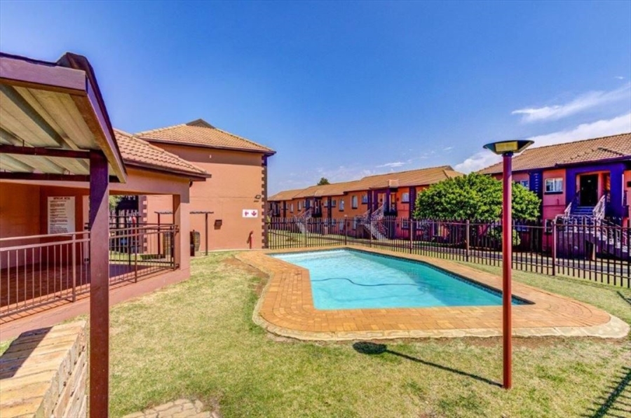 2 Bedroom Property for Sale in Terenure Gauteng