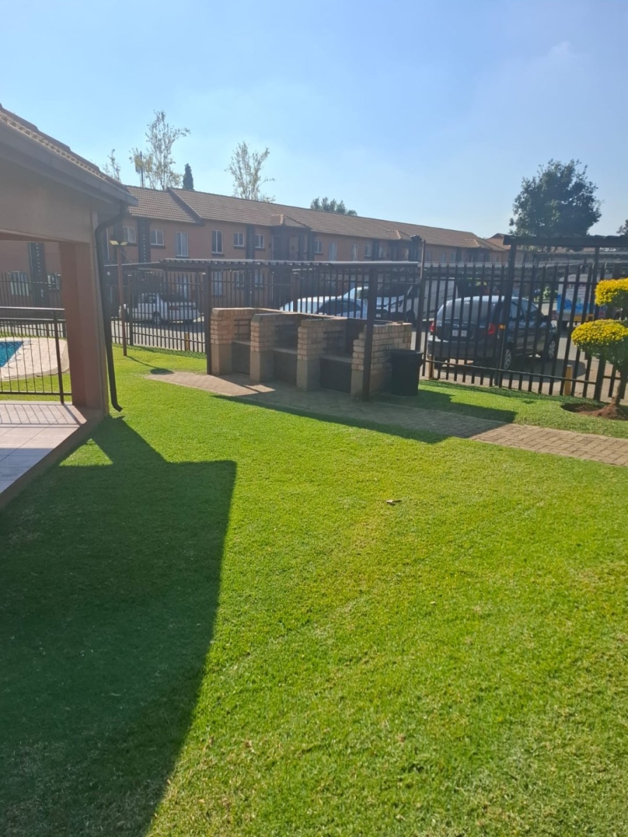 2 Bedroom Property for Sale in Terenure Gauteng