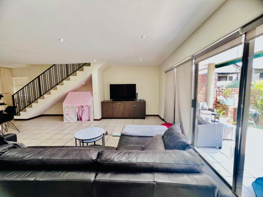 To Let 3 Bedroom Property for Rent in Bronberg Gauteng