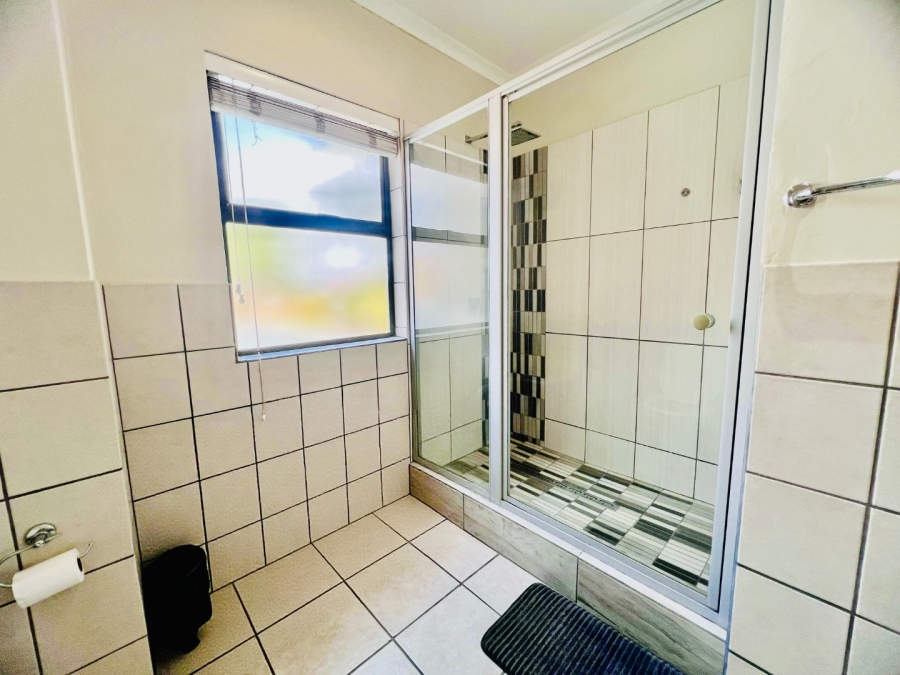 To Let 3 Bedroom Property for Rent in Bronberg Gauteng