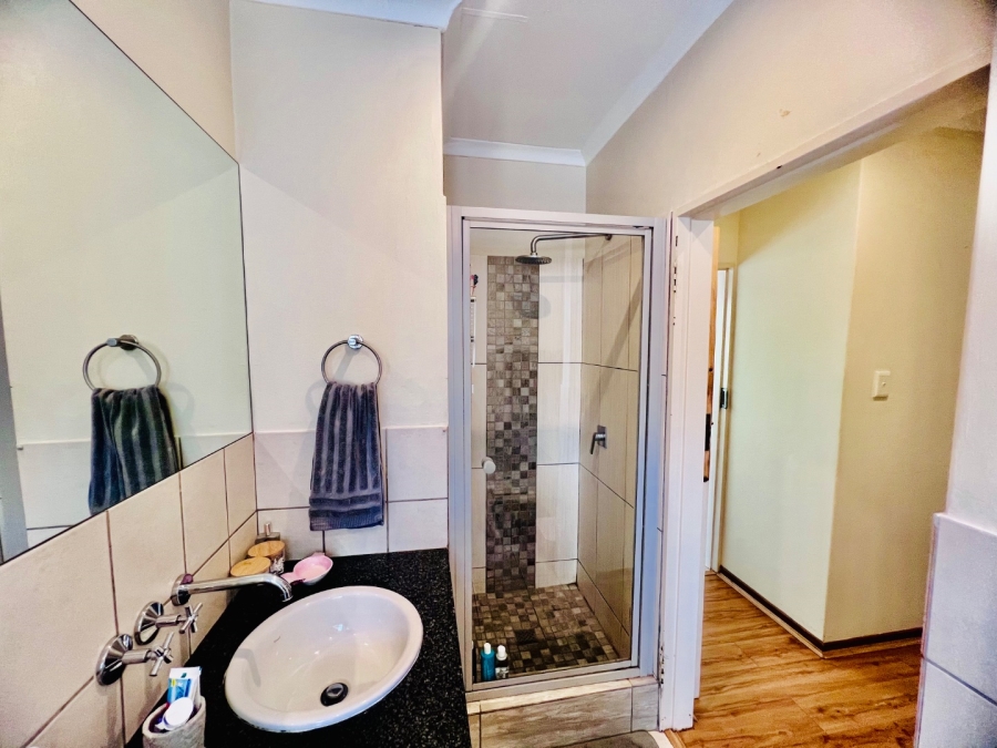To Let 3 Bedroom Property for Rent in Bronberg Gauteng