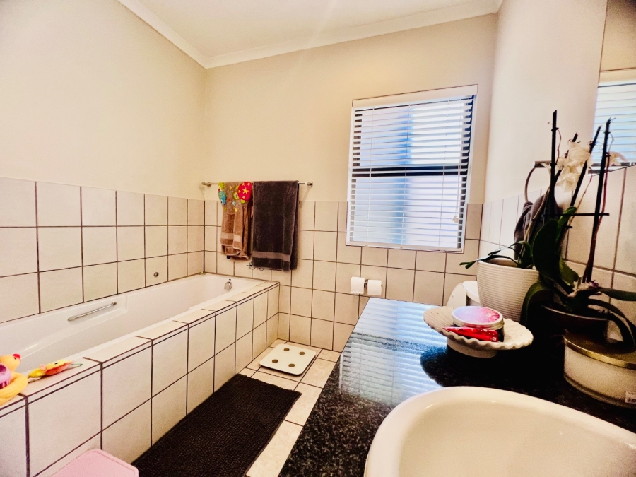 To Let 3 Bedroom Property for Rent in Bronberg Gauteng