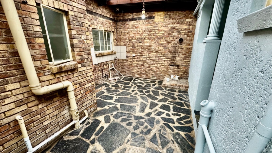 To Let 3 Bedroom Property for Rent in The Reeds Gauteng