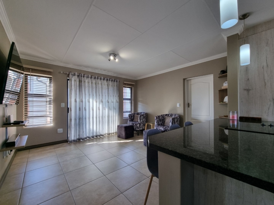 2 Bedroom Property for Sale in Rooihuiskraal North Gauteng