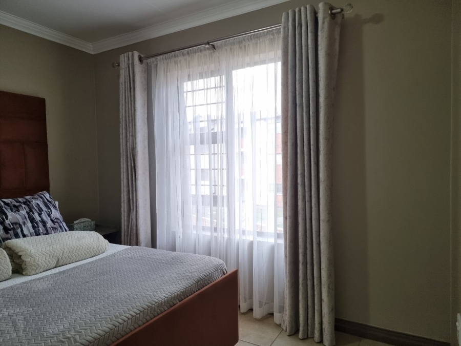 2 Bedroom Property for Sale in Rooihuiskraal North Gauteng