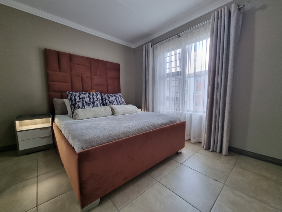 2 Bedroom Property for Sale in Rooihuiskraal North Gauteng